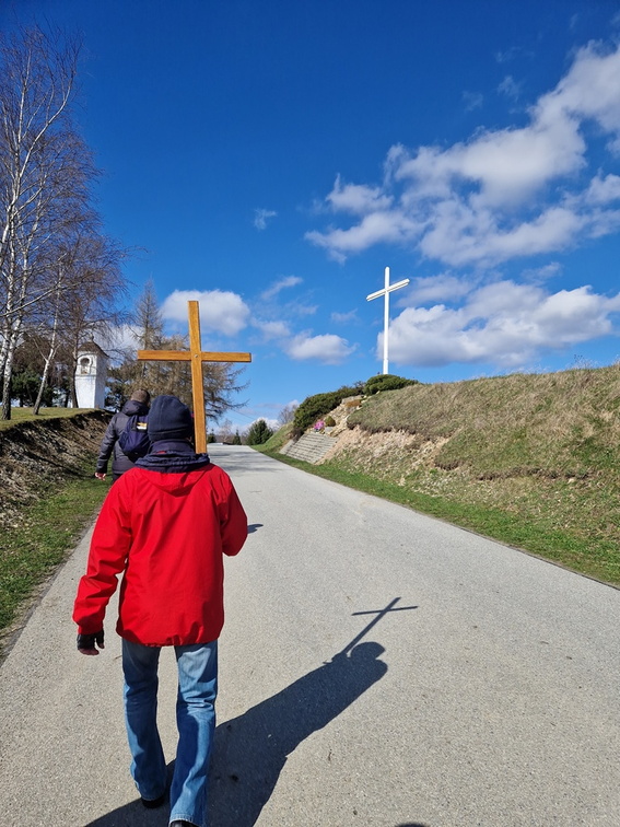 05.04.2025 Droga Krzyżowa w Mrukowej